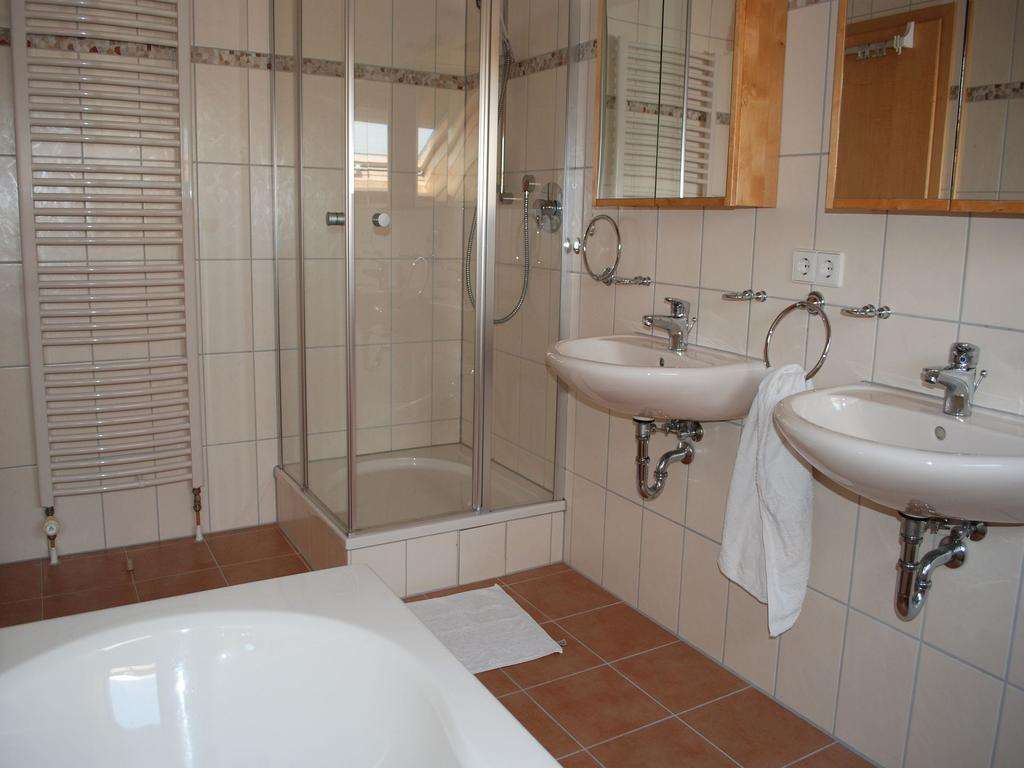 Ferienwohnung Mit Pool Straubenhardt Exteriör bild